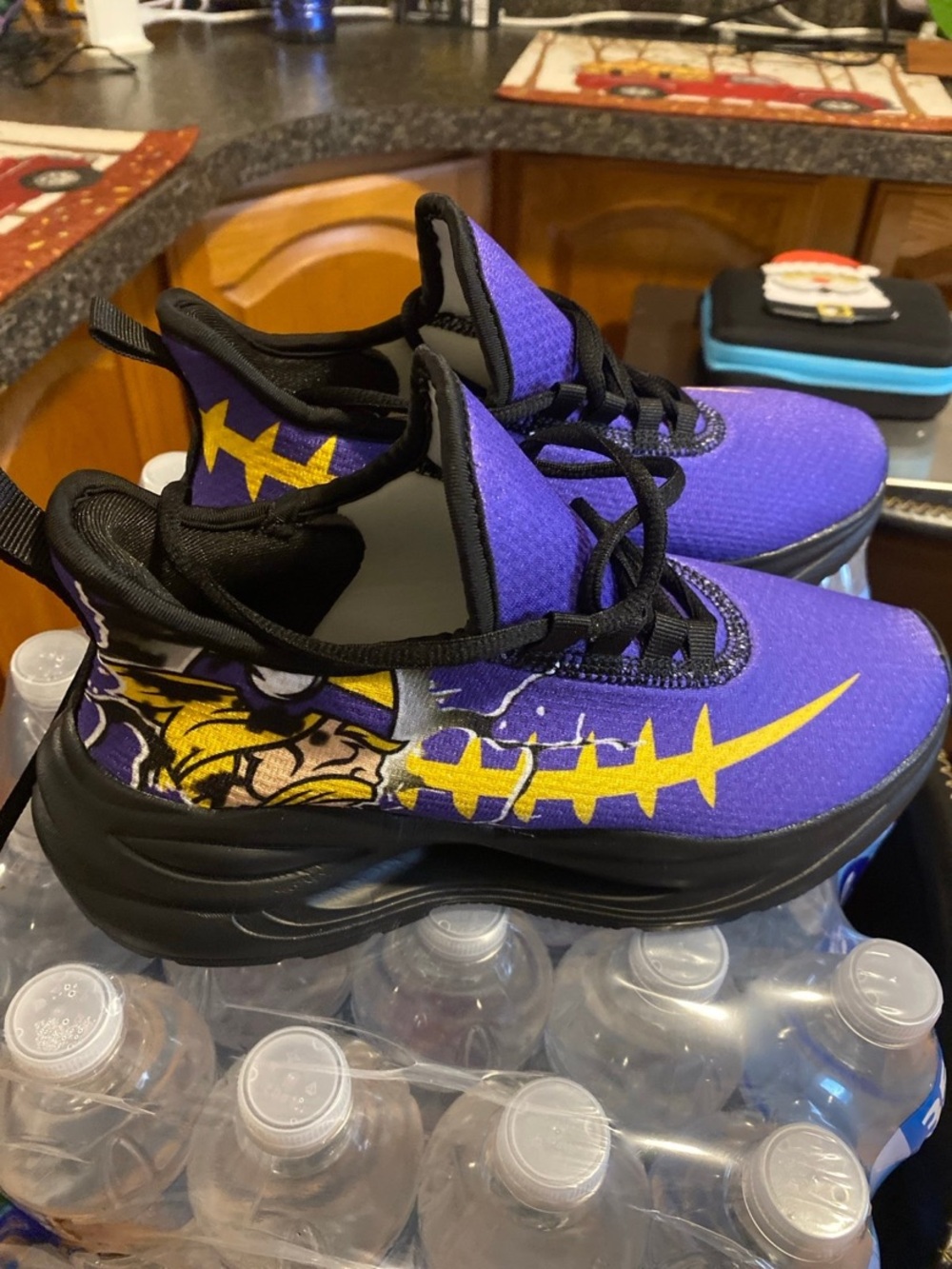 Men shoe size 6